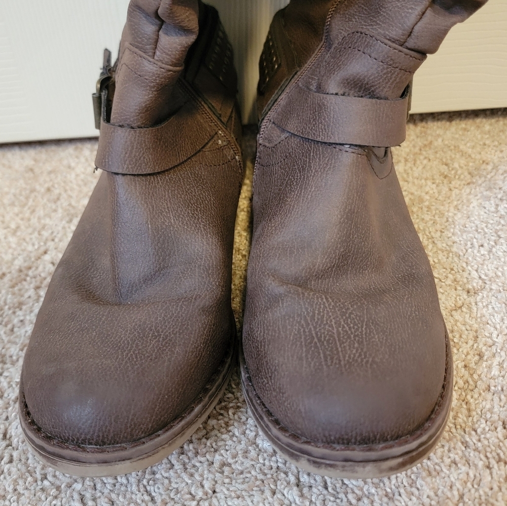 EUC Size 9.5 M MAISON ΧΟ183001 boots - Picture 2 of 8